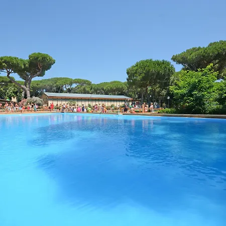 Camping Village Parco Della Gallinara Hotel 4*