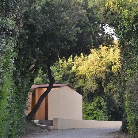 Camping Village Parco Della Gallinara Hotel 4*
