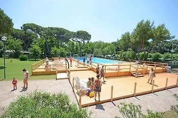 Отель Camping Village Parco Della Gallinara