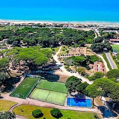 Camping Village Parco Della Gallinara 4*