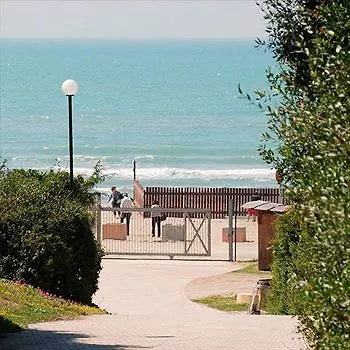 Camping Village Parco Della Gallinara 4*