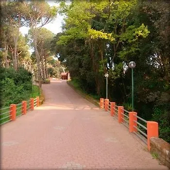 Hotel Camping Village Parco Della Gallinara 4*