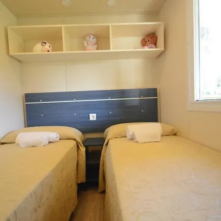 Camping Village Parco Della Gallinara Hotel